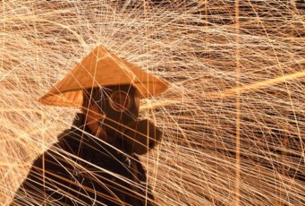 3D-Light-Sculptures-by-Trevor-Williams-6 3D-Light-Sculptures-by-Trevor-Williams-6