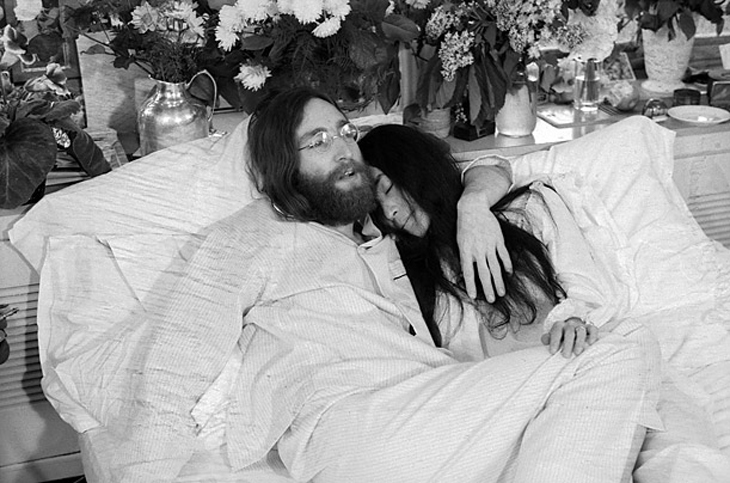 Bed-in Yoko Ono and John Lennon