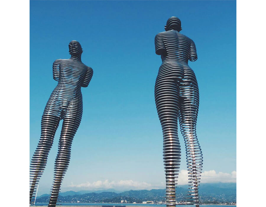 man-and-woman-statue-of-love-2900x700