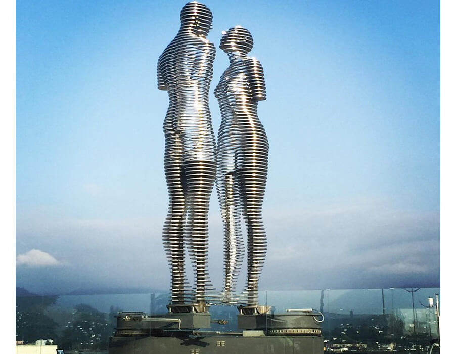 man-and-woman-statue-of-love-3-900x700