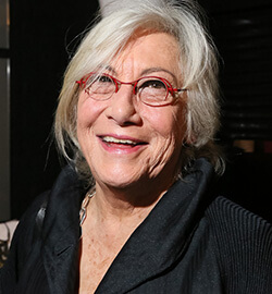 Mulher maria-bonomi-250x270