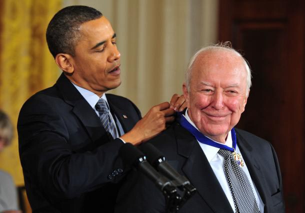 JasperJohns recebendo a Presidential Medal