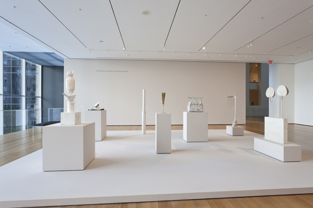 Instalação de Cy Twombly: Sculpture at MoMA (May 20–October 3, 2011). Créditos: Jonathan Muzikar.