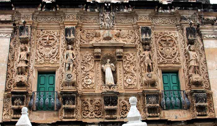 barroco brasileiro; Detalhe da fachada da Igreja dos Terceiros de S. Francisco em Salvador