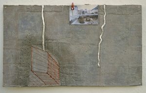 Na pele do Precário 2 ao santo do de pau oco ( conteiner ), 1999 Acrílica, chás, papelão,fotografia, cobre, alumínio, ilhós, prendedor sargento, etc (53 x 84 cm)