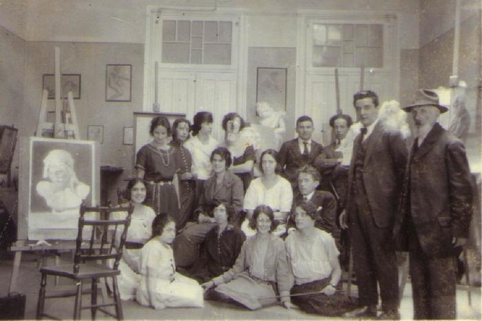 mulheres na história da arte; Alunos e professores do Instituto de Artes em 1925.