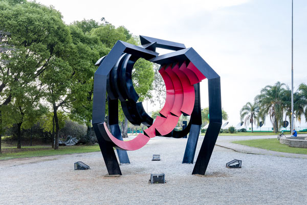 MAM São Paulo apresenta novas obras no Jardim de Esculturas