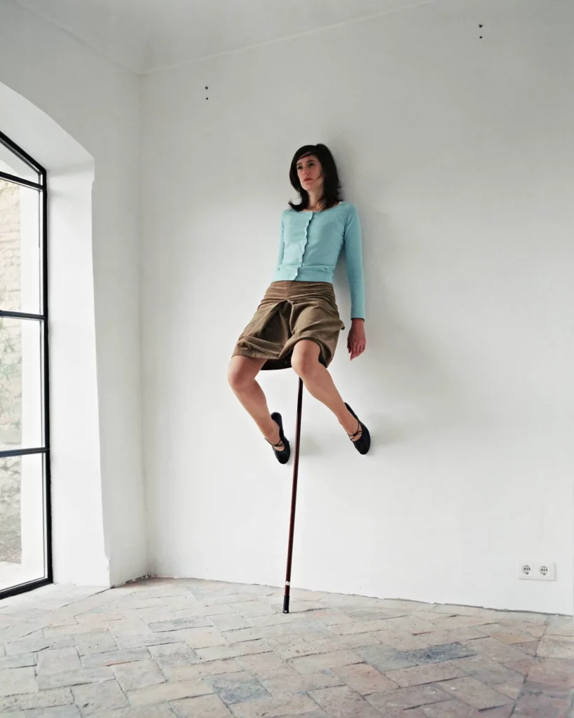 Erwin-Wurm-_-One-Minute-Sculpture-Freud_s-rectification-Philosophy-digestion